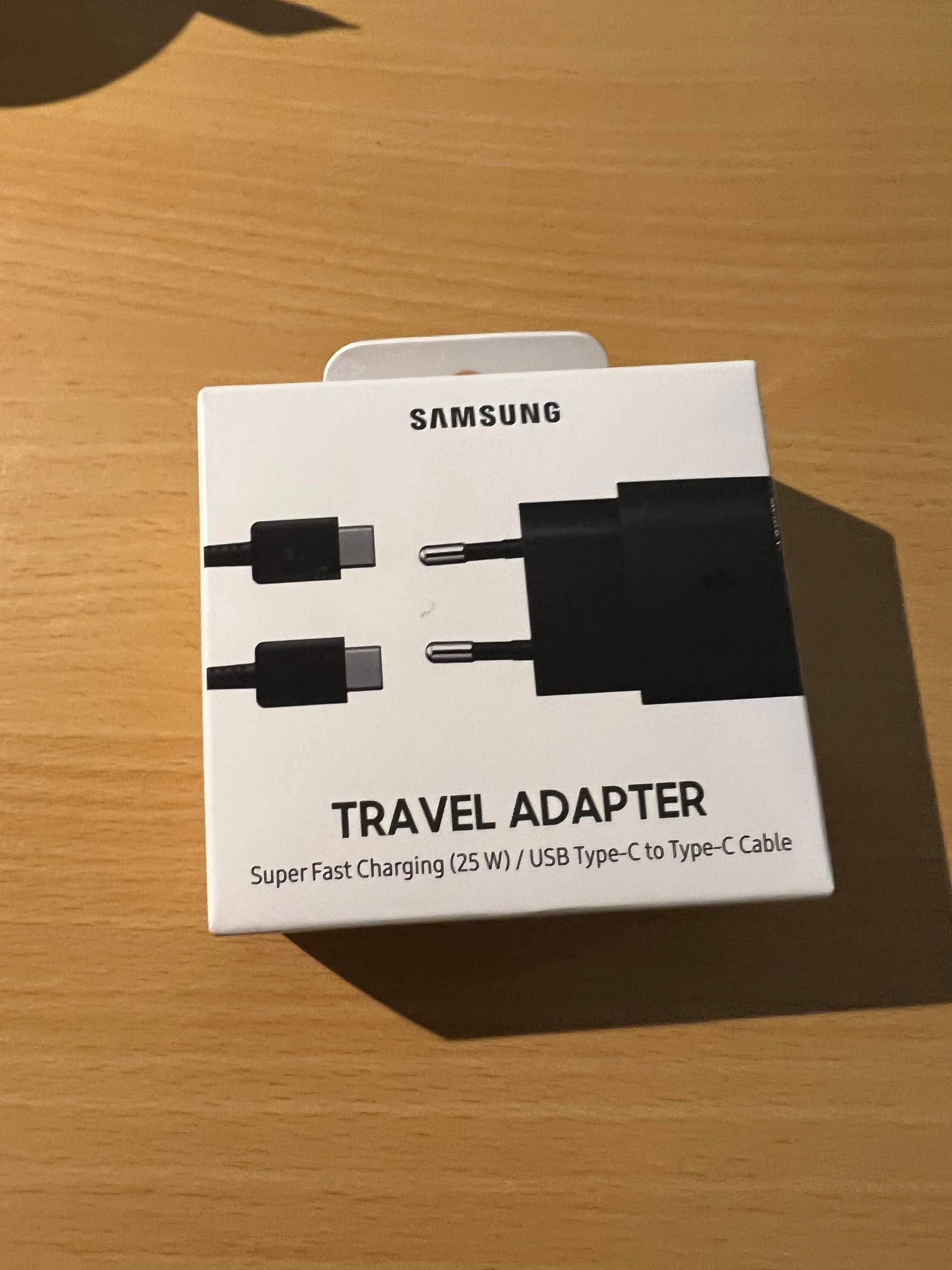 chargeur USB-c plus câble USB-c noir 
